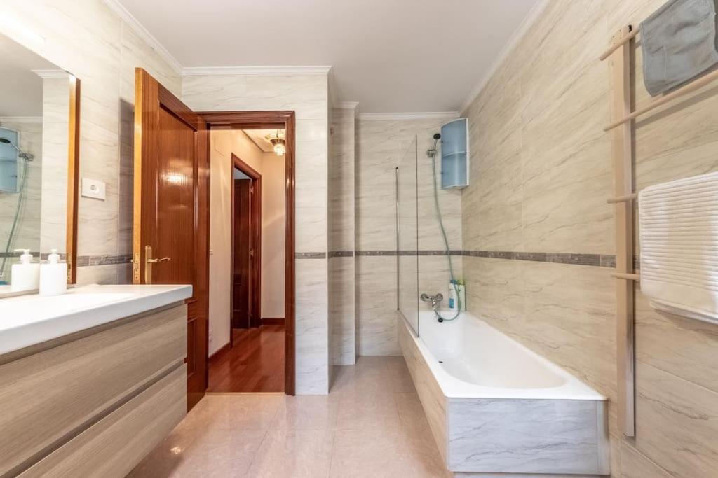 Acogedor Piso En .parking Privado Apartment